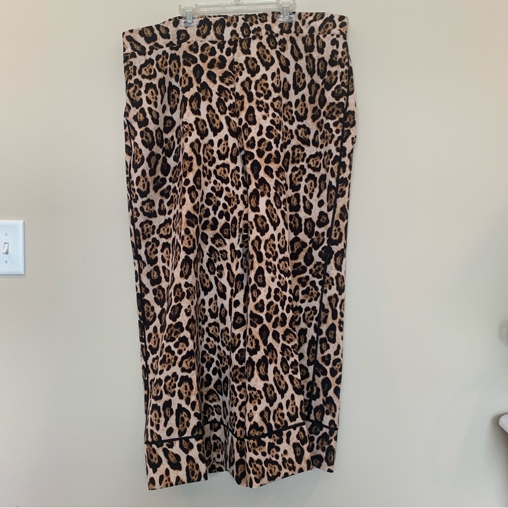 Lane Bryant Petite Capri Pants Leopard Print Size 18/20P